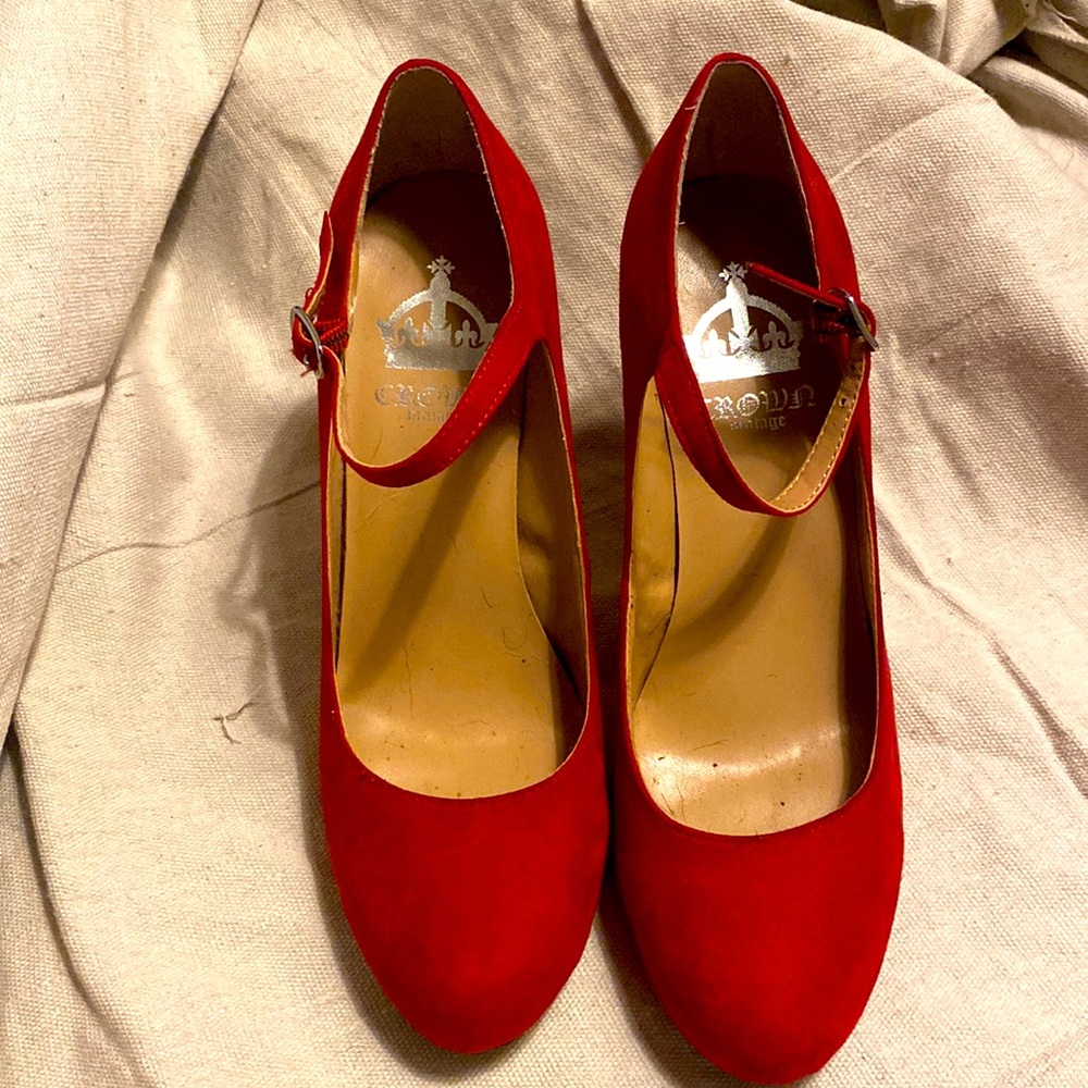 Res Crown Vintage size 8.5 women’s heels